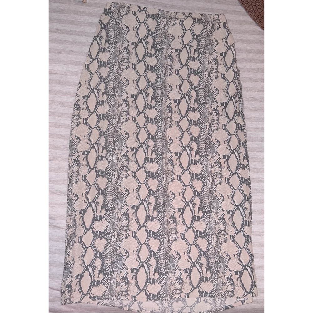 American eagle outfitters snakeskin print pencil midi skirt.
